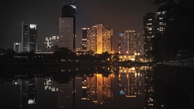 BNI Tower from Waduk melati by vierundsieben (Unsplash.com)