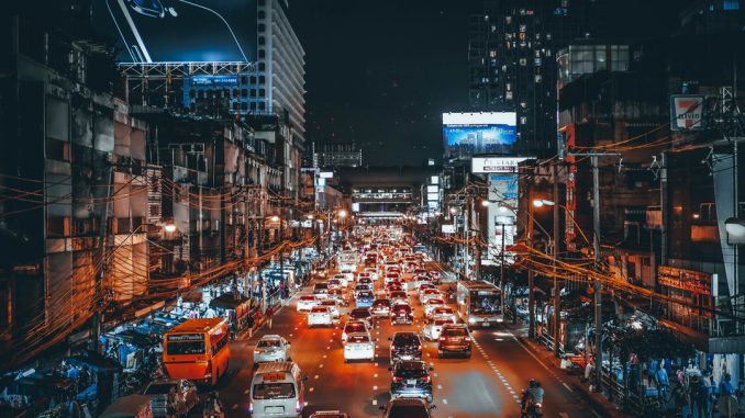 Lost in the City by hannynaibaho (Unsplash.com)