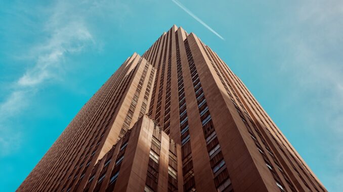 Rockefeller sky by andersjilden (Unsplash.com)