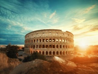 Colosseo - Rome by willianwest (Unsplash.com)
