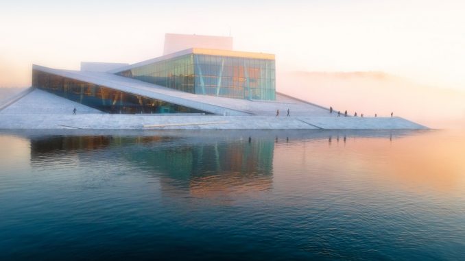 Oslo Opera House by vidarnm (Unsplash.com)